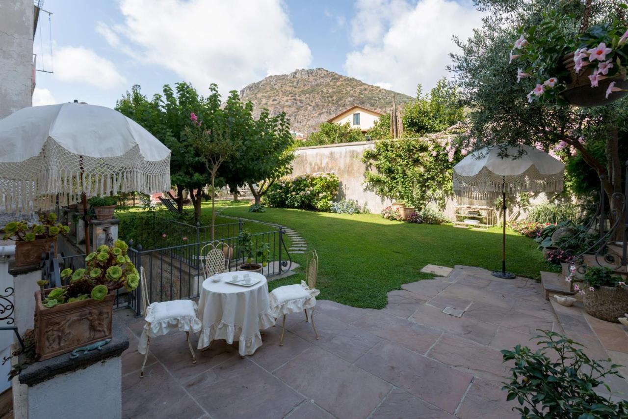 Palazzo Cacace Relais Hotel Мета Екстериор снимка