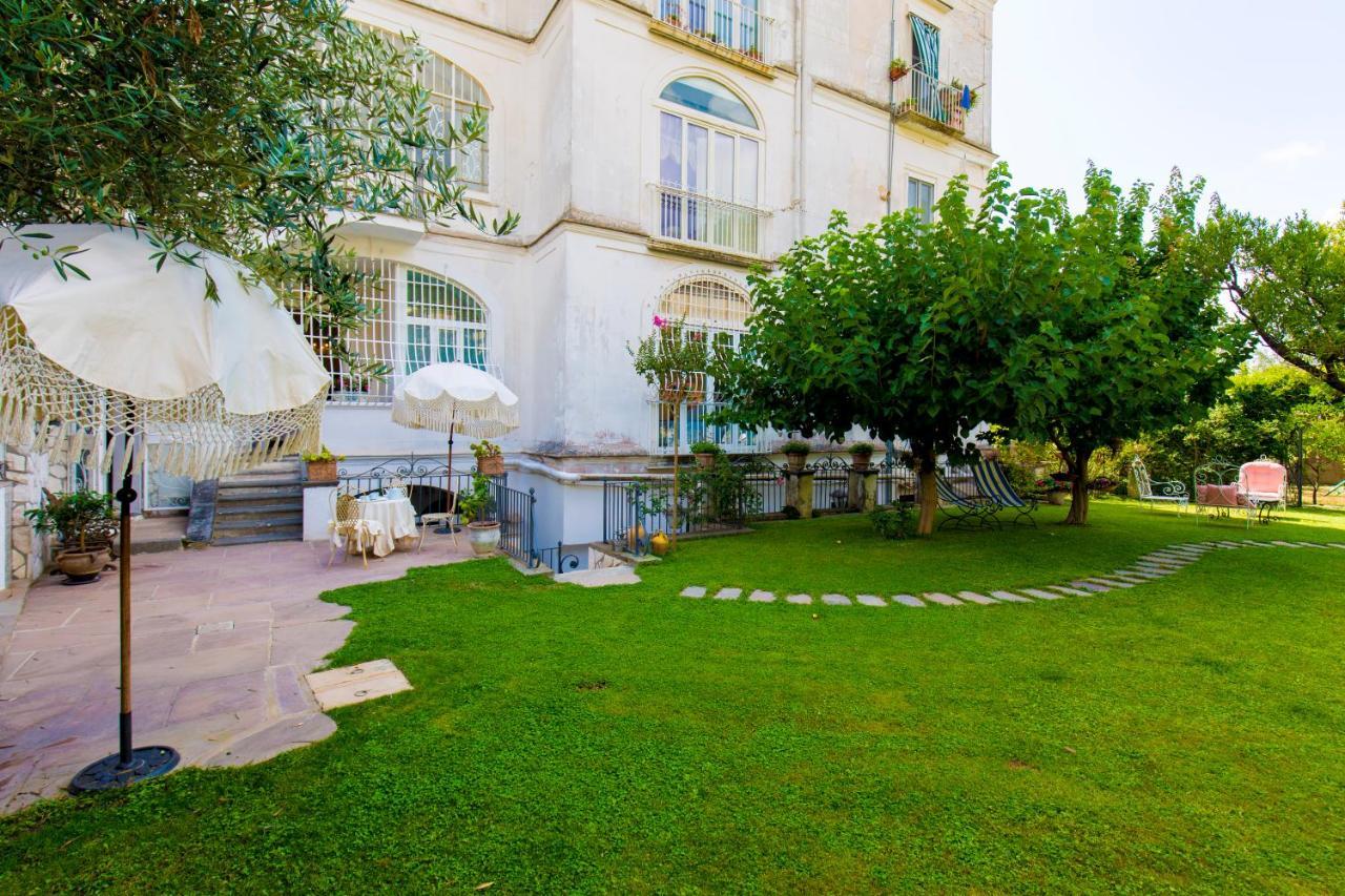Palazzo Cacace Relais Hotel Мета Екстериор снимка