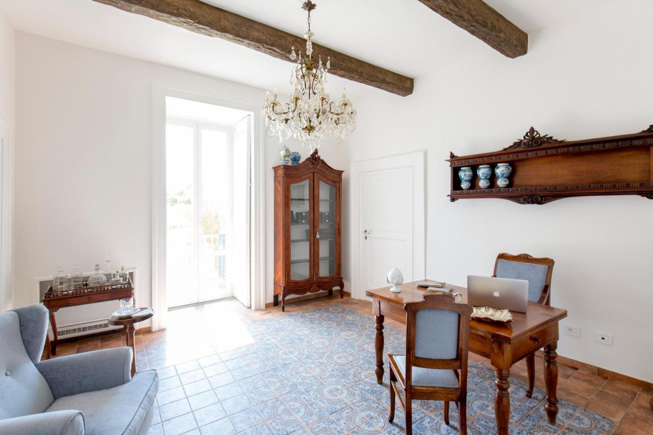 Palazzo Cacace Relais Hotel Мета Екстериор снимка