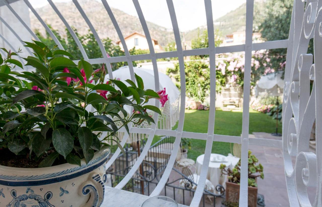 Palazzo Cacace Relais Hotel Мета Екстериор снимка
